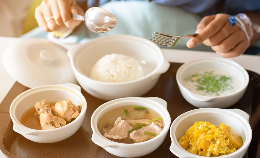 อาหารเพื่อสุขภาพสำหรับผู้สูงอายุที่ครบโภชนาการ