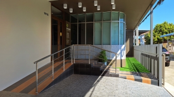 ด้านหน้าศูนย์ MyLuck Nursing Home